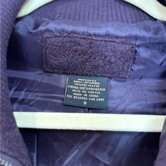 Women’s coat in a deep purple. Front zipper Slightly cropped. Size small. - Picture 8 of 8